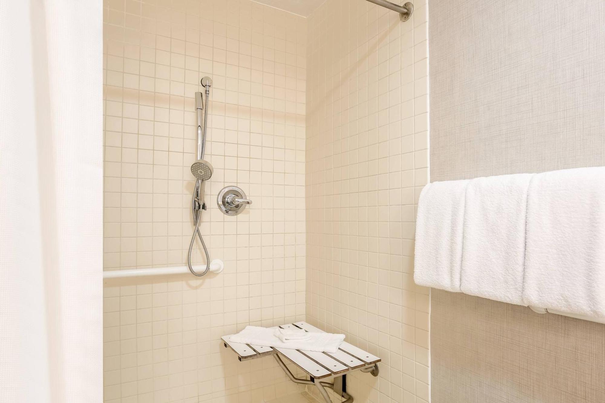 Residence Inn By Marriott Atlanta Cumberland/Galleria Смирна Екстериор снимка