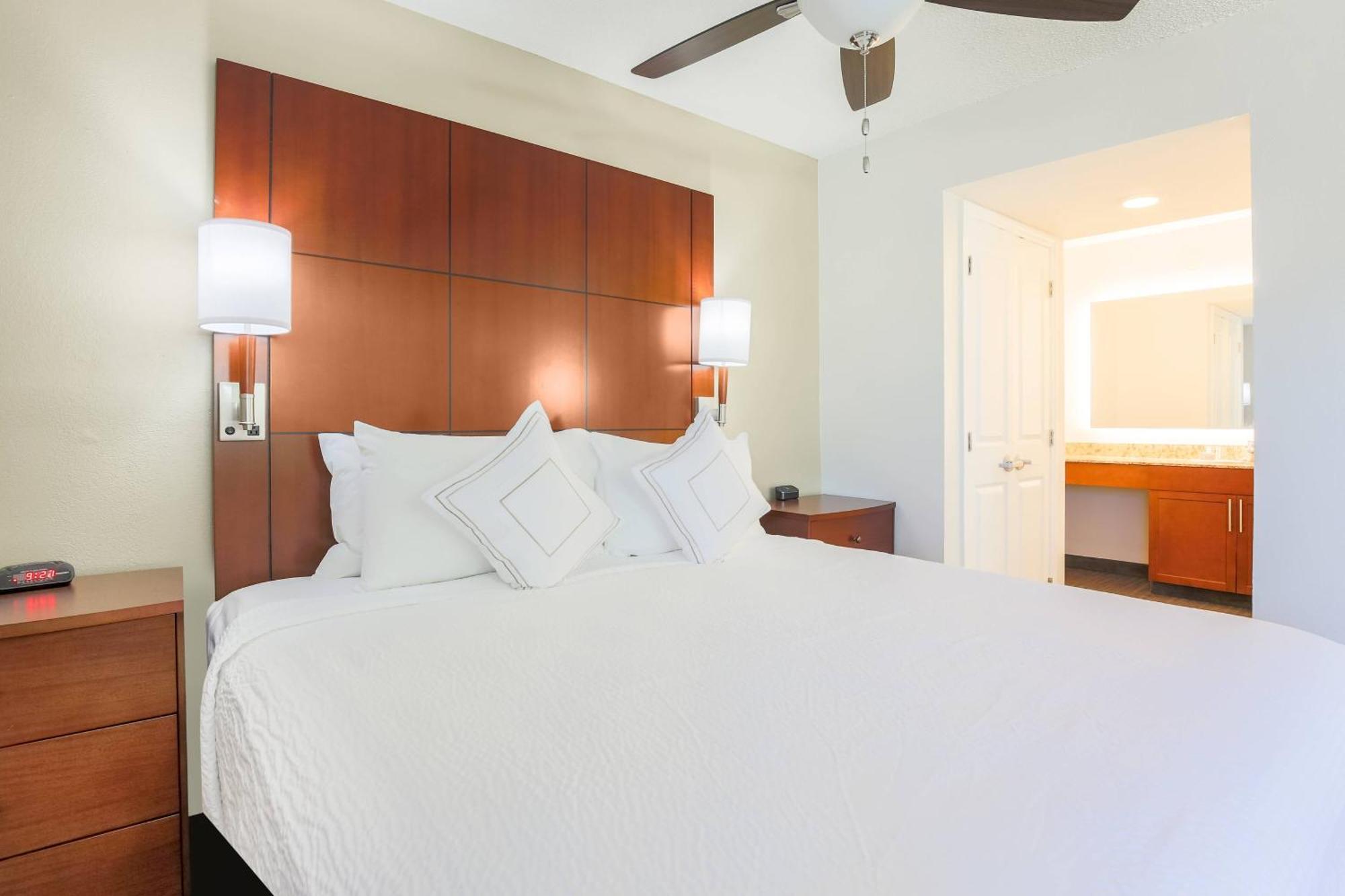 Residence Inn By Marriott Atlanta Cumberland/Galleria Смирна Екстериор снимка