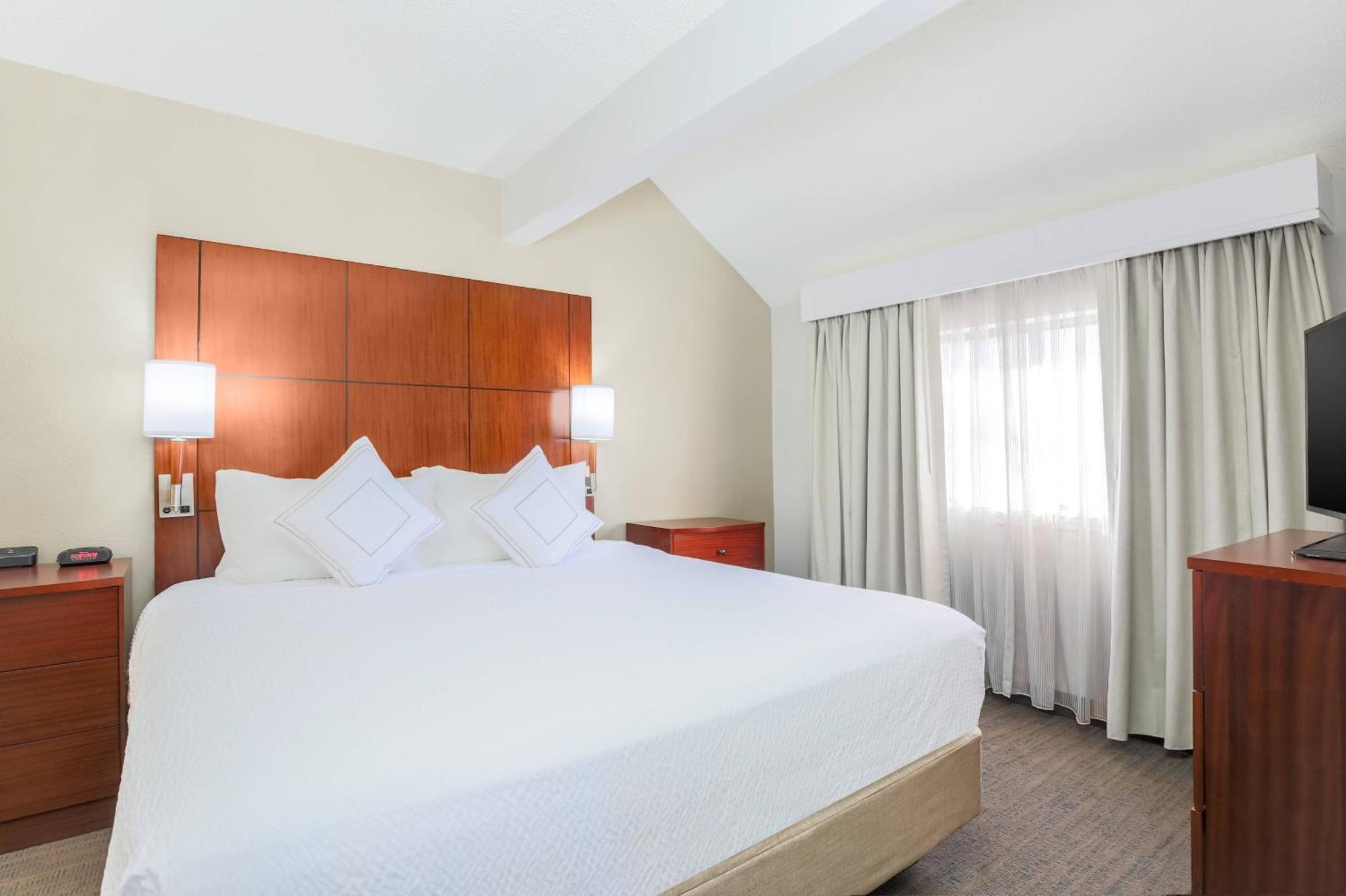 Residence Inn By Marriott Atlanta Cumberland/Galleria Смирна Екстериор снимка