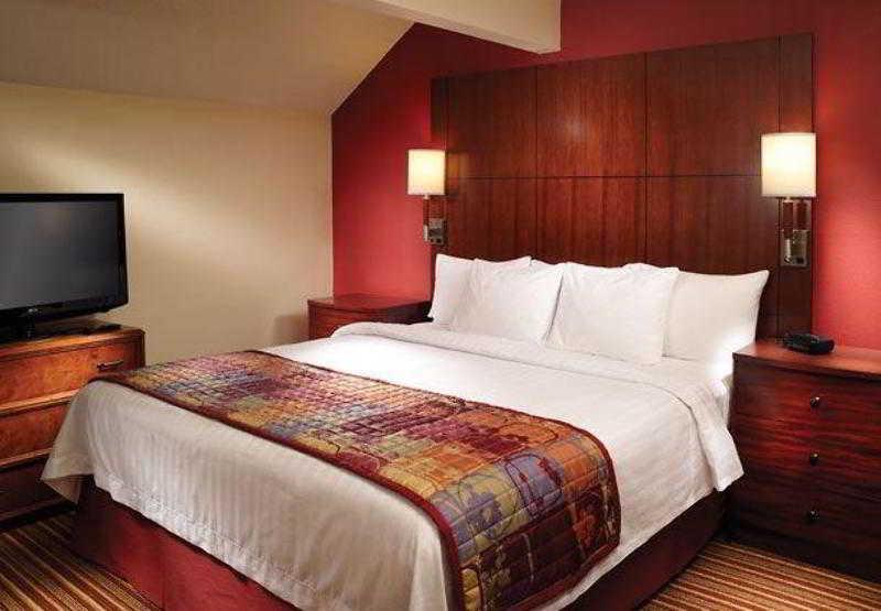 Residence Inn By Marriott Atlanta Cumberland/Galleria Смирна Стая снимка